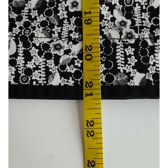 Studio M Women's Skirt Sz M Black & White Print Side Slit Knee Length - Picture 6 of 8